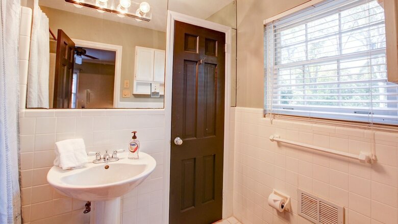 3 Bedroom, Woodlark Lane
