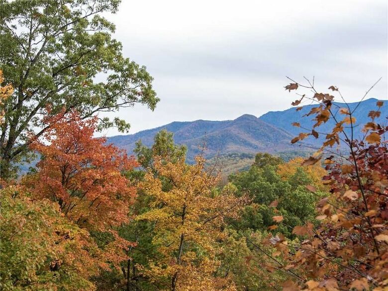Cabana Enchanted View Lodge, 3 Bedrooms, Pool Access, Mountain View, Sleeps 10