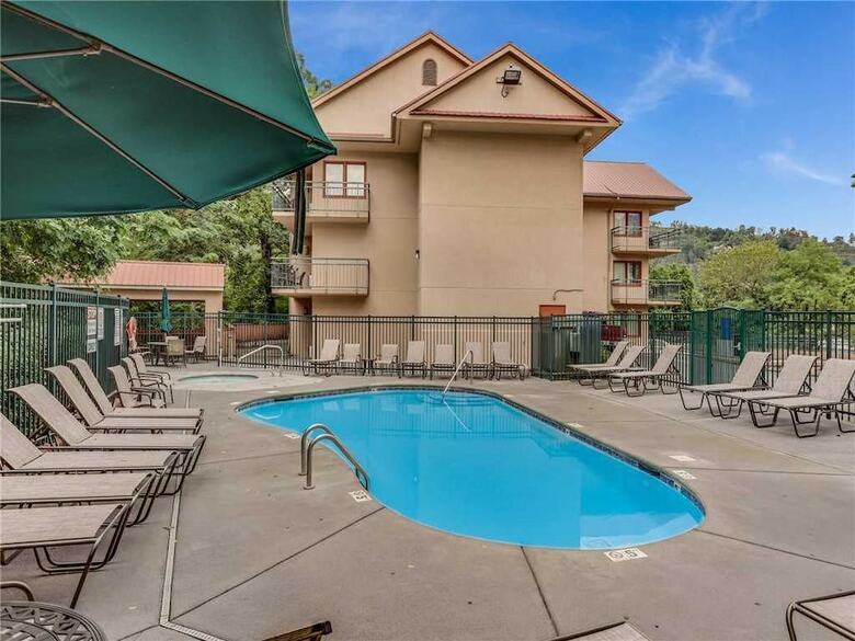 Apartamento Downtown Delight, 2 Bedrooms, Pool, Hot Tub, Sleeps 6