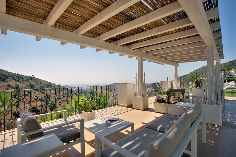 Modern Two Bedroom Villa With Indoor Pool & Spa