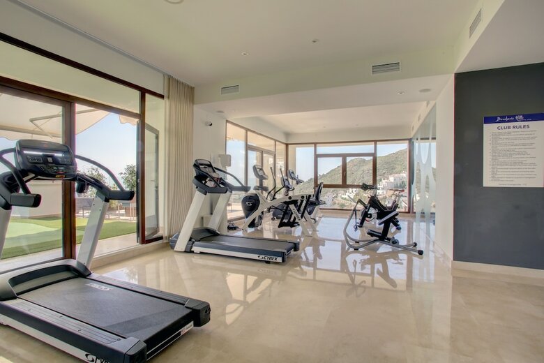Modern Two Bedroom Villa With Indoor Pool & Spa