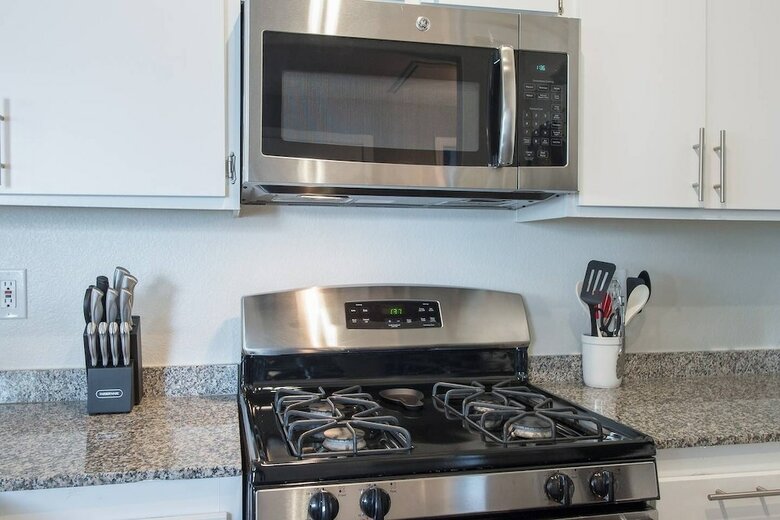 Apartamento Modern Quiet Home - 15 Minutes To Strip With Pool!