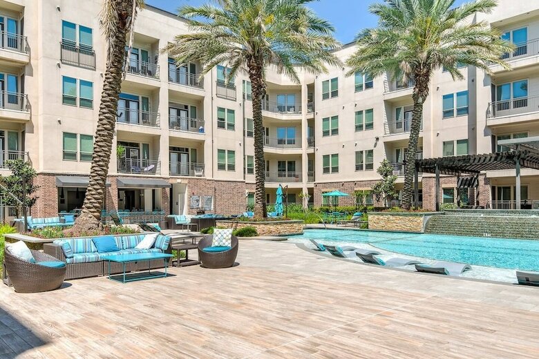 Brand New Modern Condo Pool Very Quiet & Safe