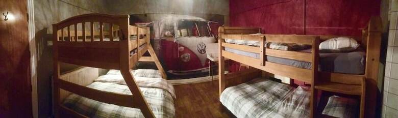 Hostal The Vagabond Bunkhouse & Pizzaria