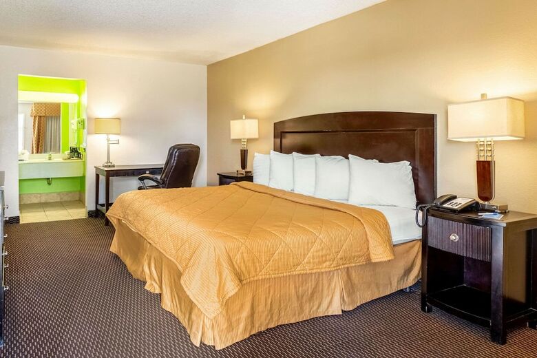 Motel Rodeway Inn & Suites