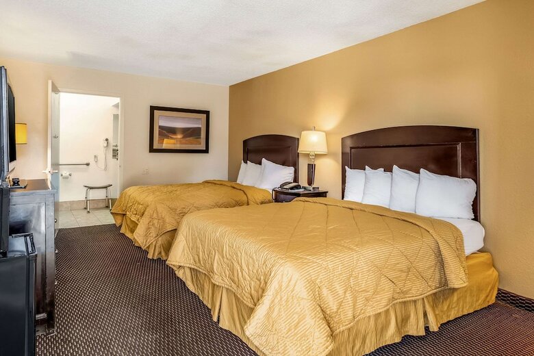Motel Rodeway Inn & Suites