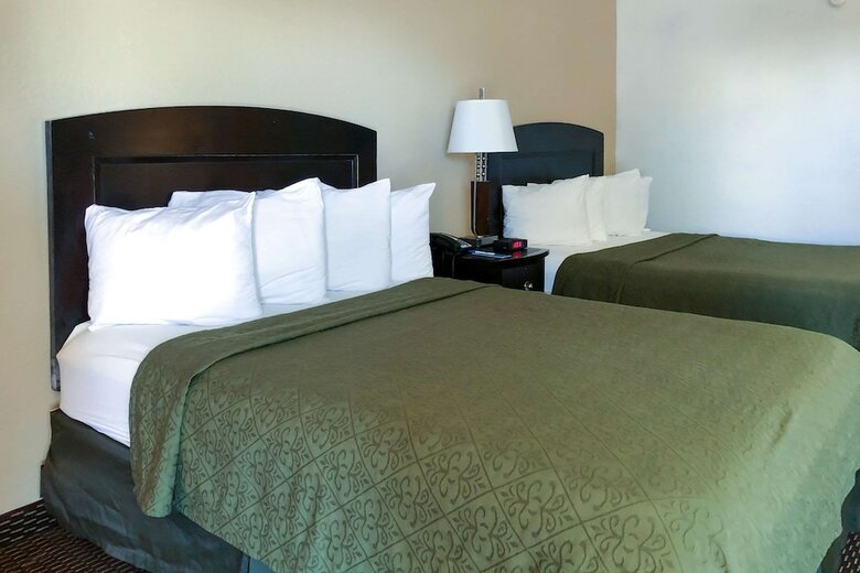 Motel Rodeway Inn & Suites