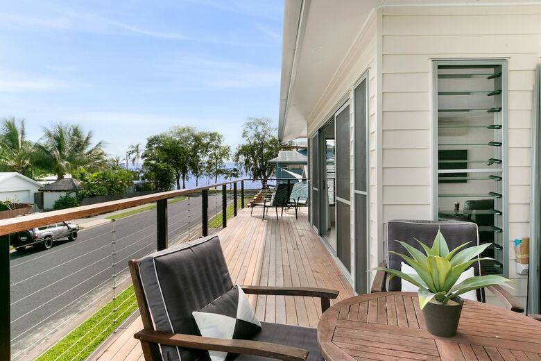 Tropical Beachside Oasis Clifton Beach