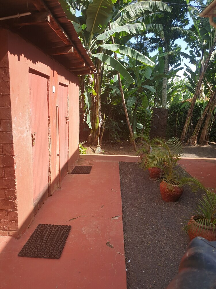 Residencia Doctor Se Temu Rest House