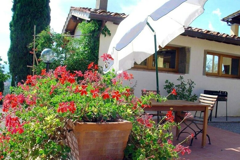 Apartment With 2 Bedrooms In Castelfranco Piandisc�, With Pool Access And Wifi