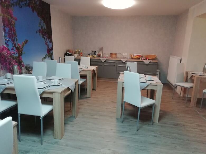 Hotel G�stehaus - Caf� Frank