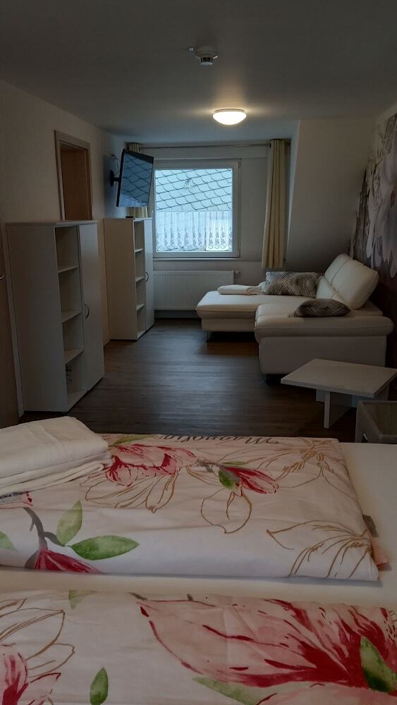 Hotel G�stehaus - Caf� Frank