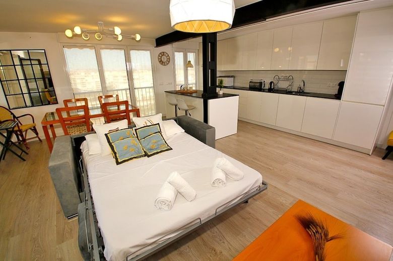 Apartamentos Alazan Tower