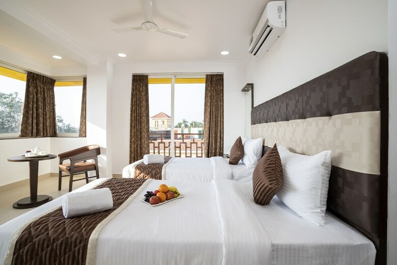 Hotel Sairaj Beach Resort