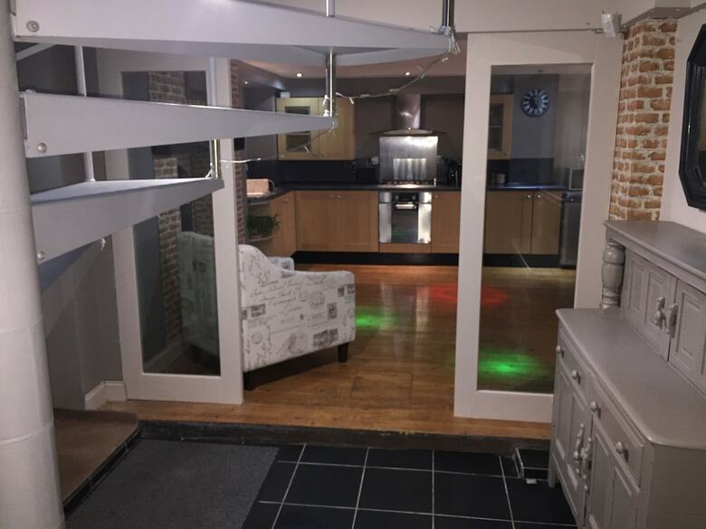 Residencia Large 2-bed House Derbyshire Off Chatsworth Rd