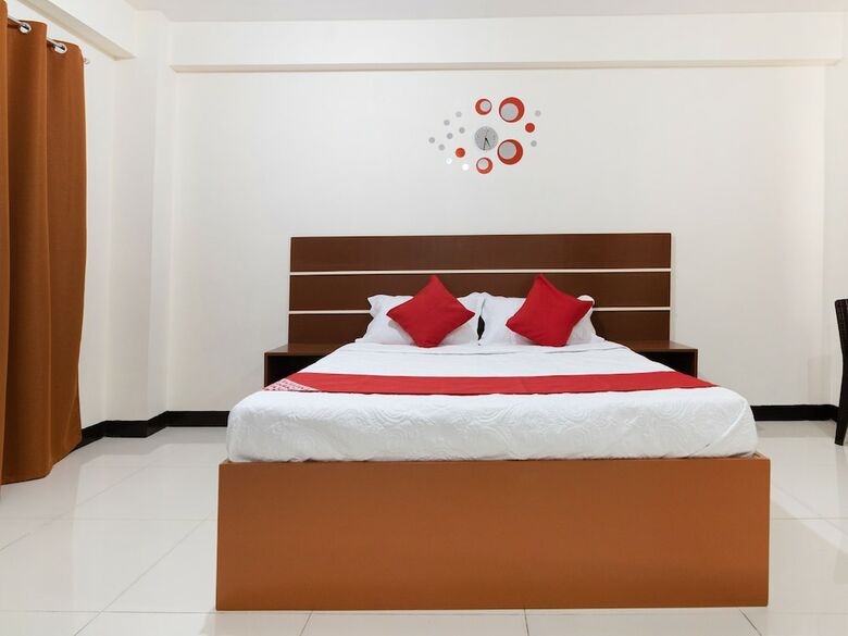 Hotel Oyo 578 Red Velvet Suites