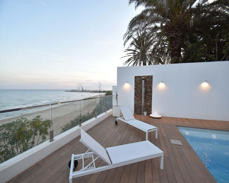 Villa Gaud� Vilanova House