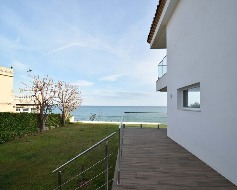Villa Gaud� Vilanova House