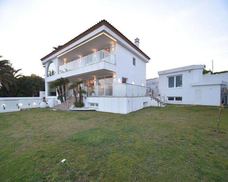Villa Gaud� Vilanova House