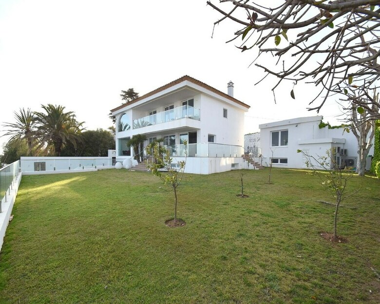 Villa Gaud� Vilanova House