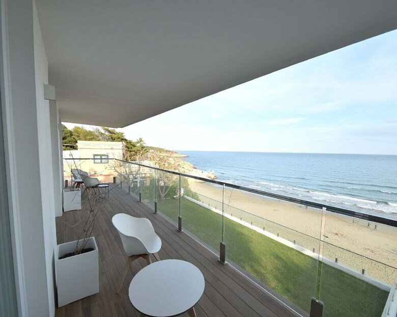 Villa Gaud� Vilanova House