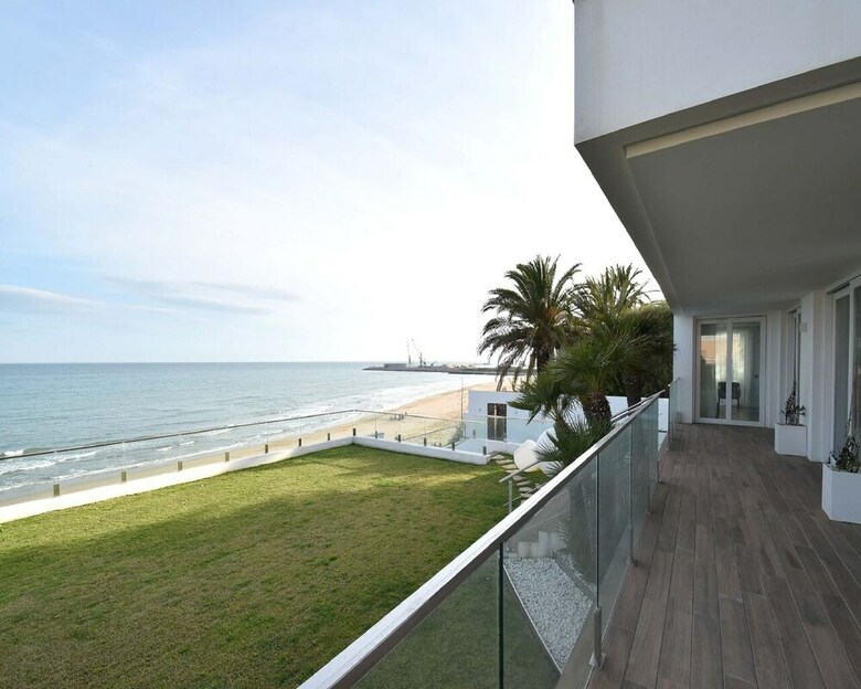 Villa Gaud� Vilanova House