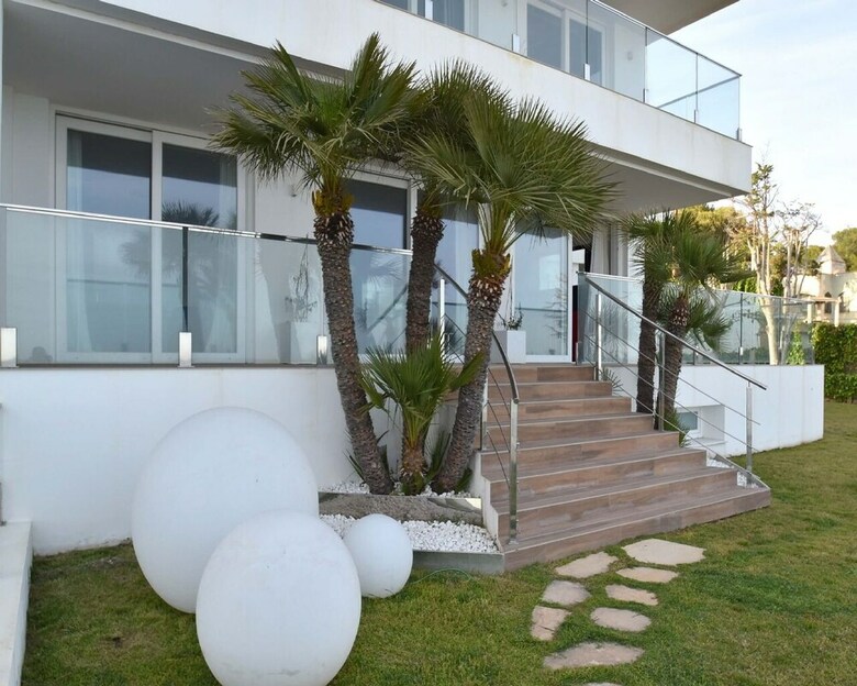 Villa Gaud� Vilanova House