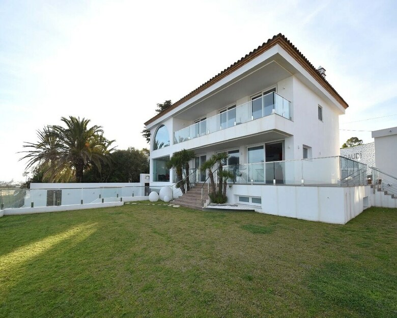 Villa Gaud� Vilanova House