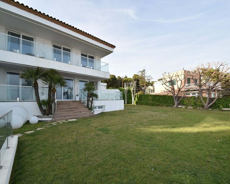 Villa Gaud� Vilanova House
