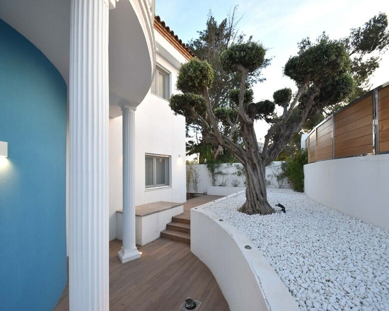 Villa Gaud� Vilanova House