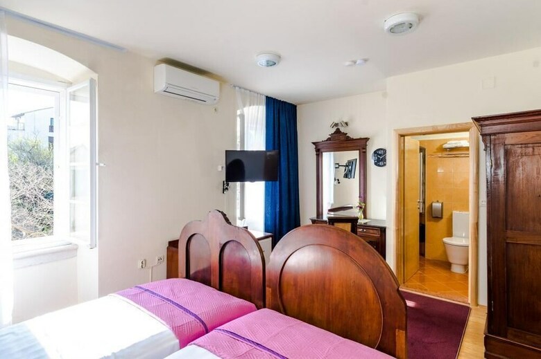 Hostal Rooms Miron