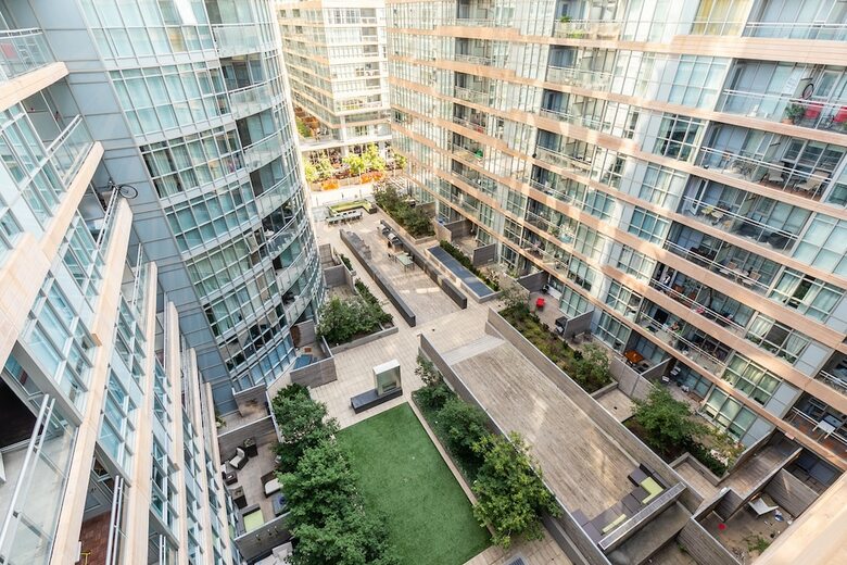 Skytree - Condos In Heart Of Downtown