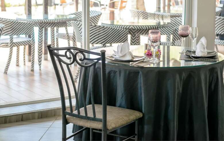 Hotel H�tel Des 2 Mondes