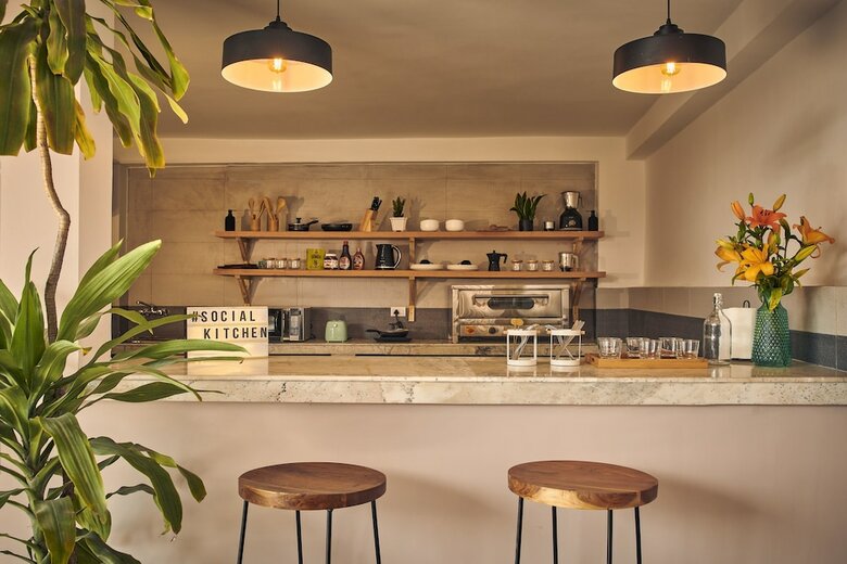 Hostal Minimalist Poshtel And Suites