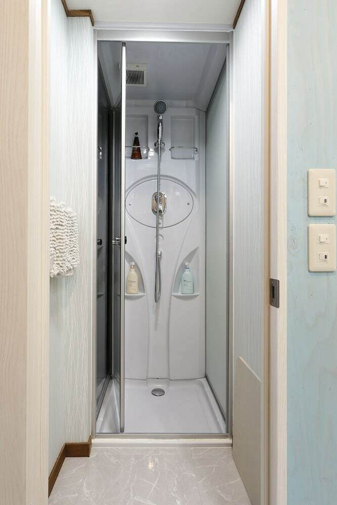 Apartamentos Frontier 24 - Premium Suite 402