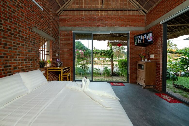 Hotel Ba's Garden Beachside Homestay