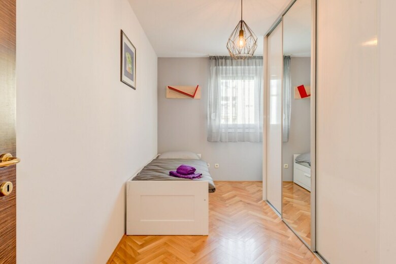 Apartment Dysania