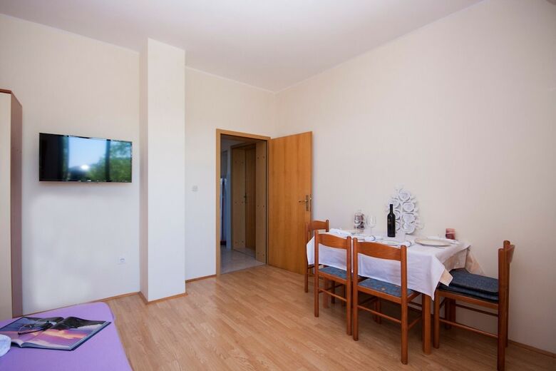 Hotel Apartments & Rooms Mikelin