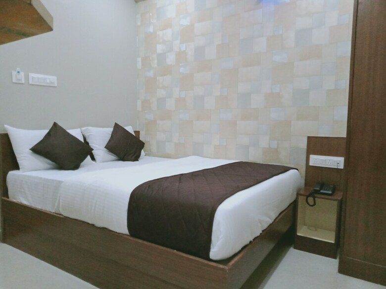Hotel Olivia Inn And Suites