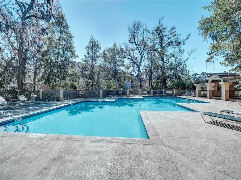Colonnade Club 200, 2 Bedrooms, Sleeps 4