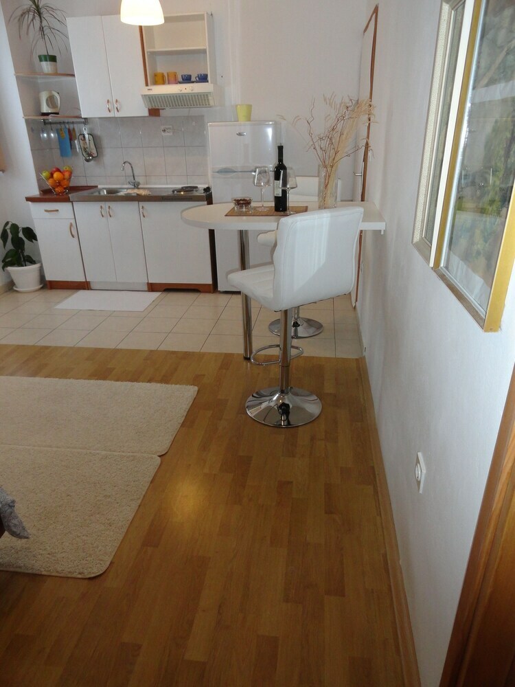 Apartmani Dragovi? Brodarica