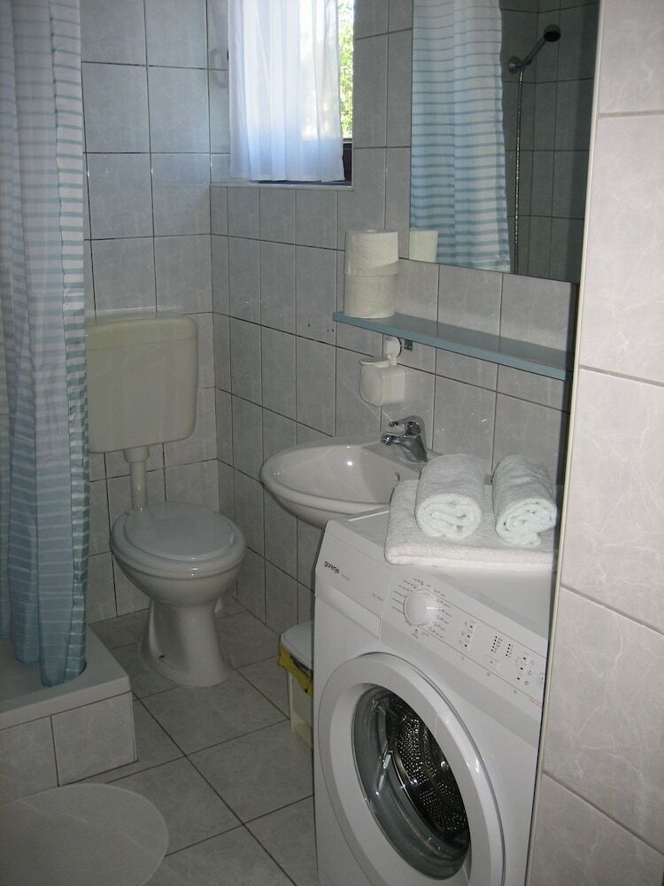 Apartmani Dragovi? Brodarica