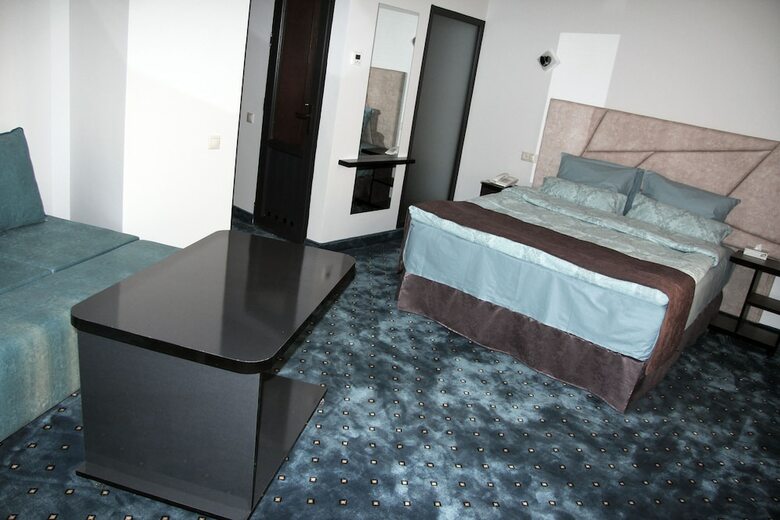 Nar-ar Hotel