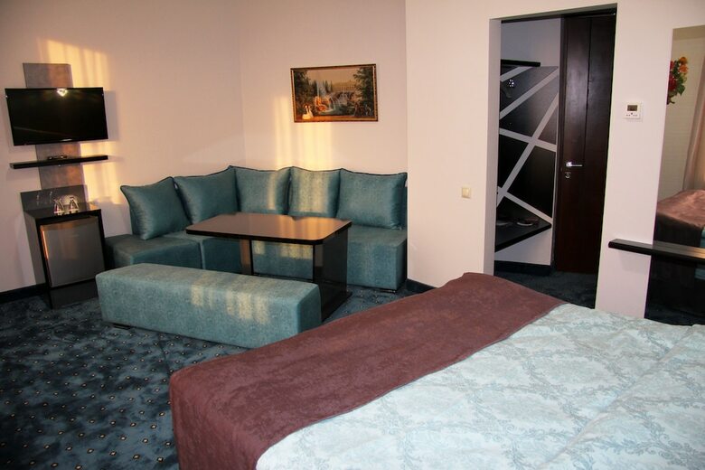 Nar-ar Hotel