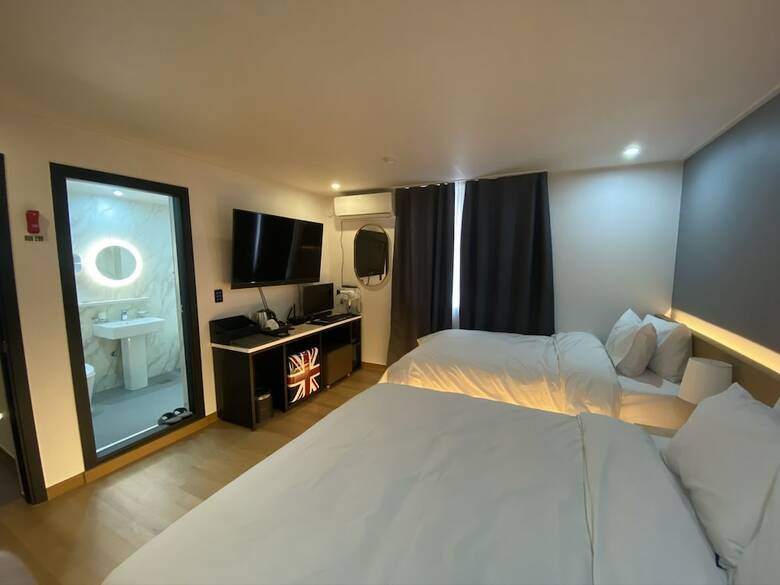 The Leeds Hotel