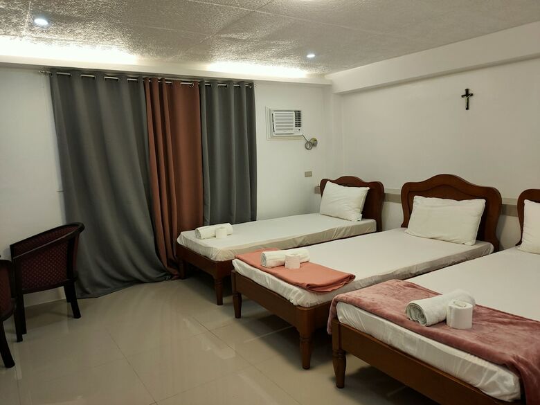 Hotel Southpoolside Tourist Inn