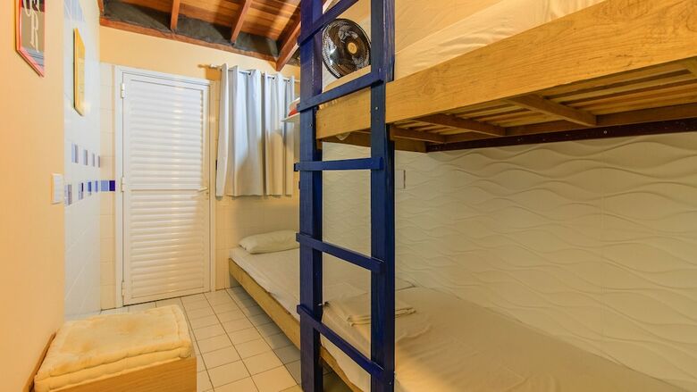 Hostal Guaruj� Hostel