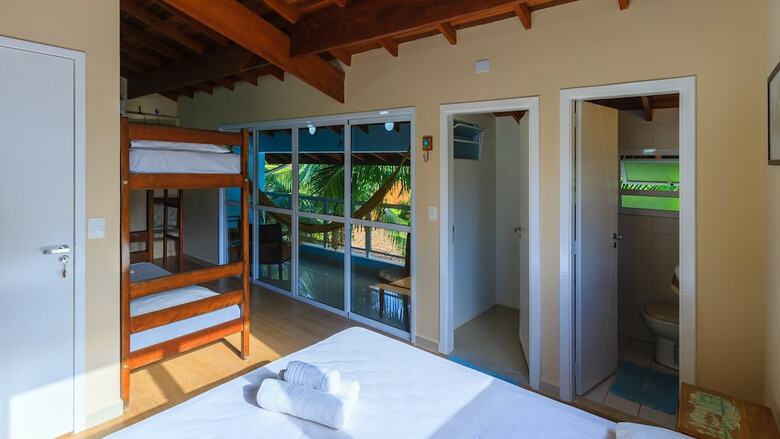 Hostal Guaruj� Hostel