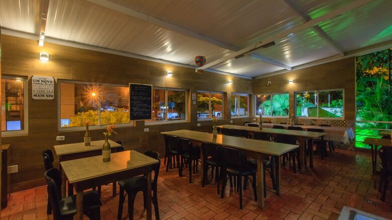 Hostal Guaruj� Hostel