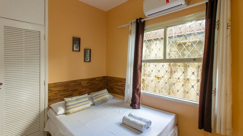 Hostal Guaruj� Hostel